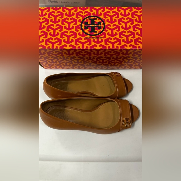 Tory Burch designer peep toe Wedge heel size 5.5